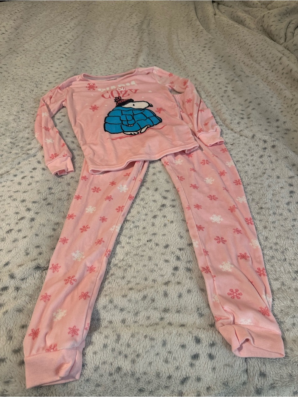 Like New Peanuts Pink Snoopy Blue Coat Snowflake Pajama Set